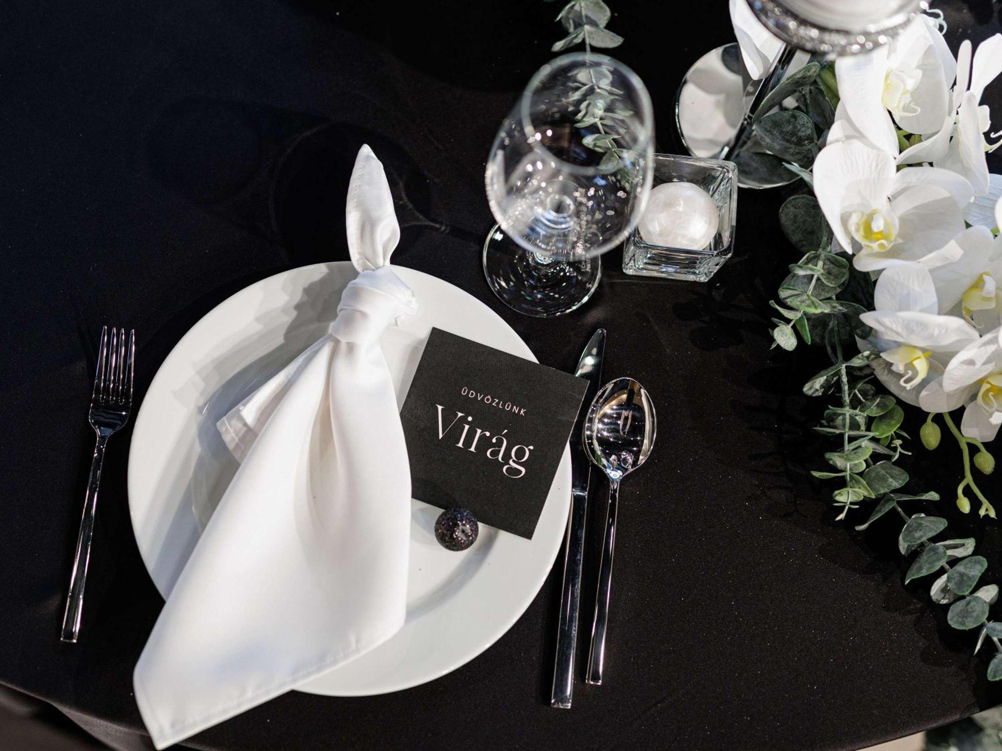 Minaro Hotel Tokaj - Mgallery Collection (Adults Only) Токай Екстер'єр фото A place card